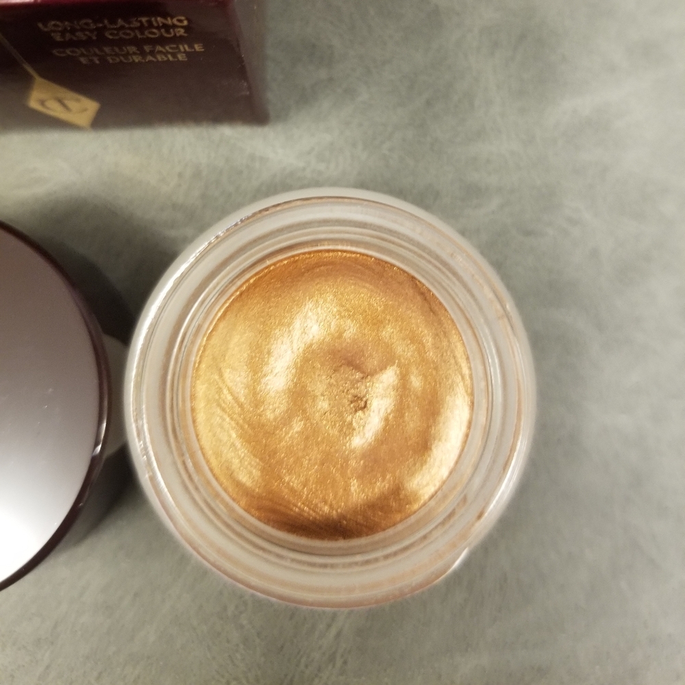 (SOLD) Charlotte tilbury cream eyeshadow - Picture 4 of 6